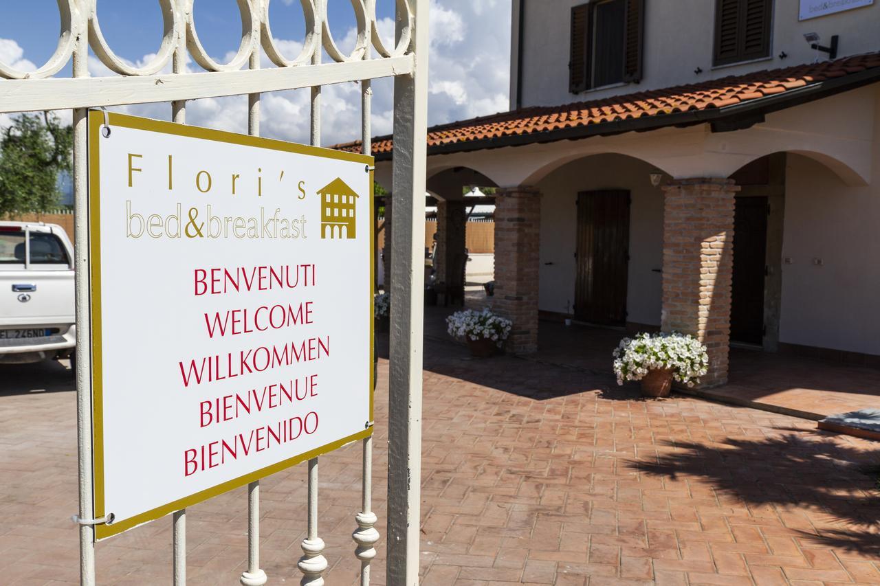 Flori'S Bed and Breakfast Viareggio Exteriör bild
