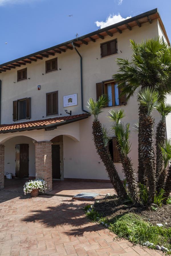 Flori'S Bed and Breakfast Viareggio Exteriör bild